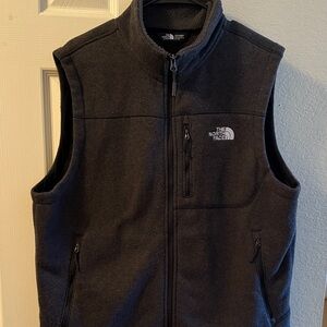 The North Face Men's Charcoal Fleece Vest